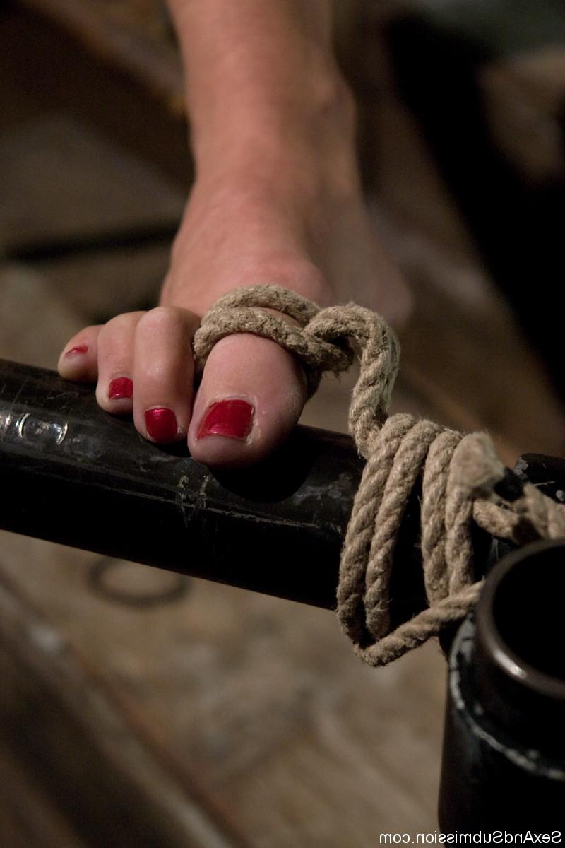 20P Busty MILF Jordan Kingsley gets clothespinned & facialed in rope bondage