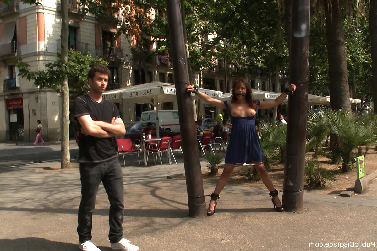 20P Desgraça Pública James Deen, Sara May
