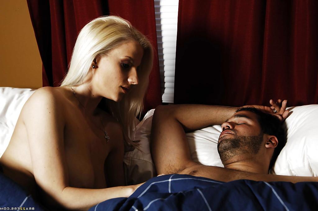 16P Esposa loira gostosa com peitos grandes Haley Cummings fodendo pau duro