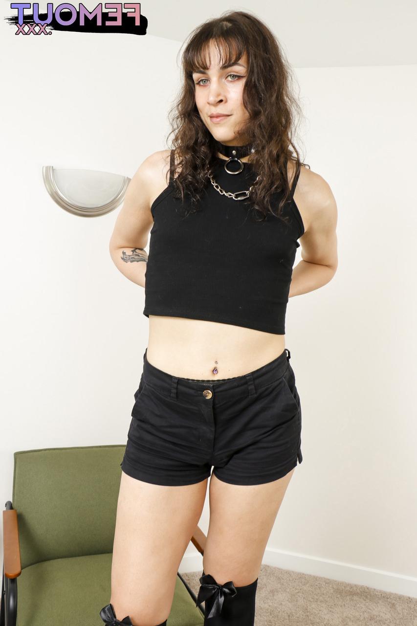 16P Femout XXX Nadia Kostas