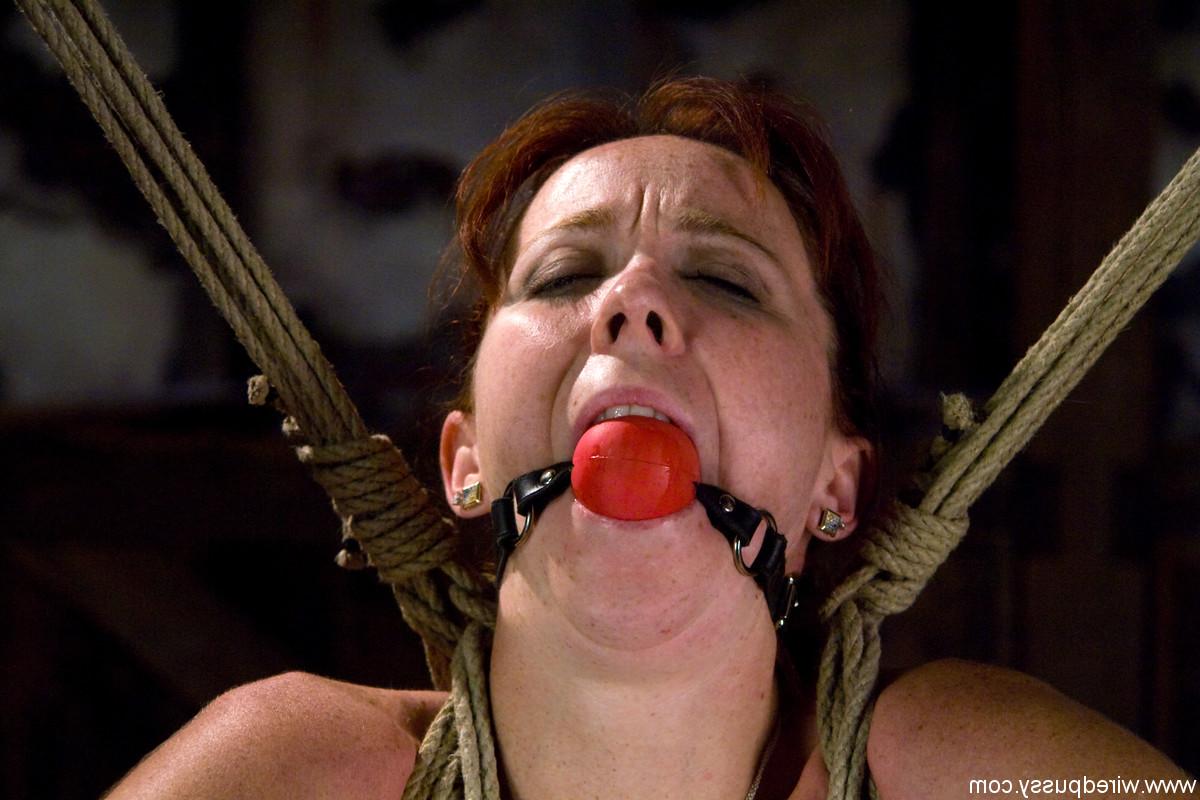 20P Wired Pussy Annette Schwarz, Trinity Post