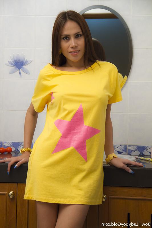 16P Ladyboy Gold interprétée par Bow Sex Pictures