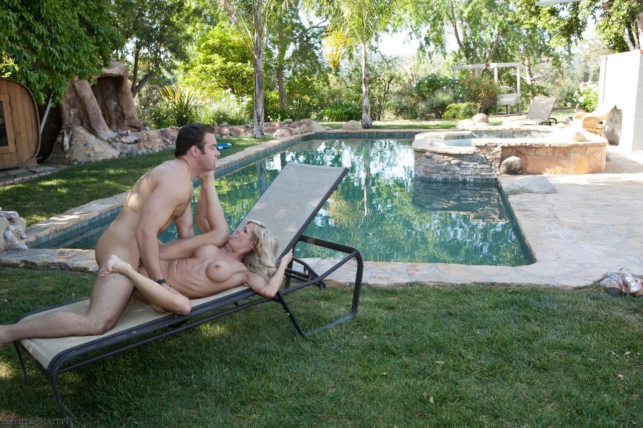 20P MILF in a pink bikini Mikky Lyn, blows a large dick and gets fucked outdoors