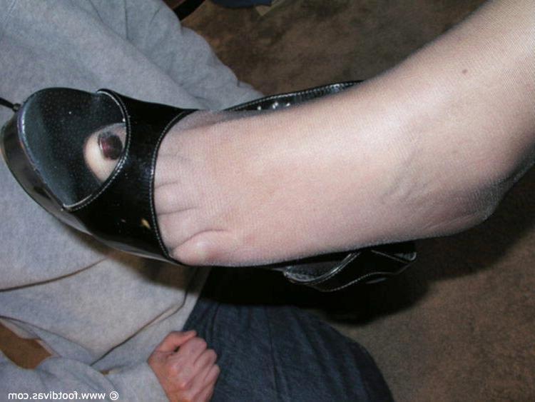 14P Sexy redhead Rubee Tuesday has an old man worship her stocking clad feet