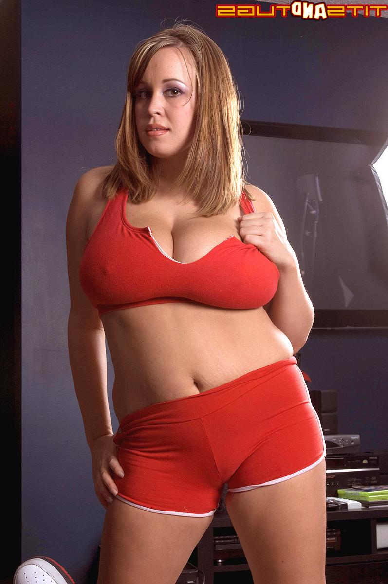 17P Chunky wife Brandy Talore pulls out hooters and jacks her guy after a workout