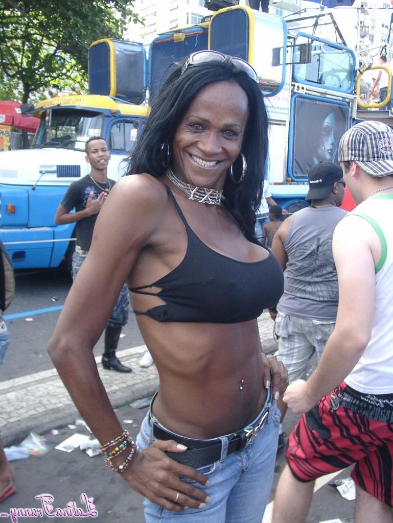 12P Latina Tranny XXX Galerie