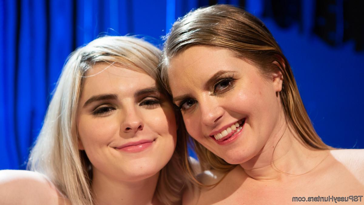 20P Die gefesselte heiße Dresden wird von der in Latex gekleideten Shemale Ella Hollywood gefickt