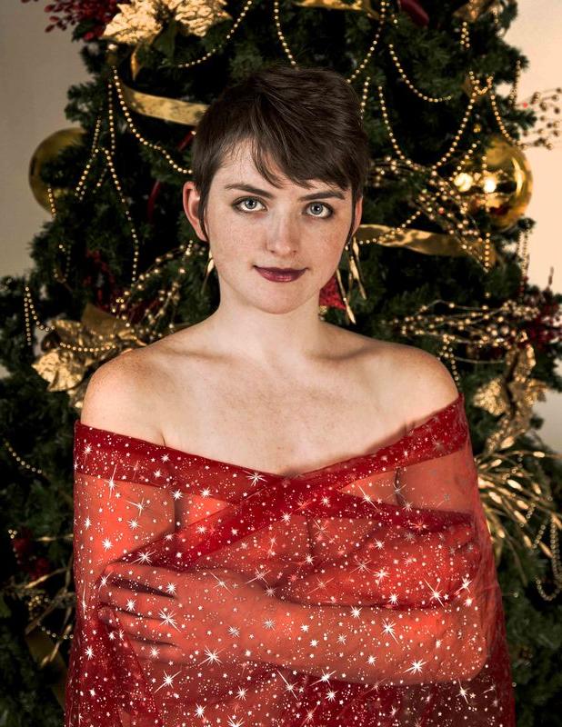 20P Attraktive Amateurmodels posieren verführerisch in einer Weihnachtskompilation