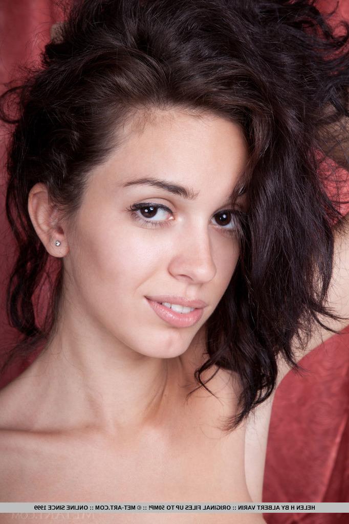 18P Spectacular brunette Helen H showing off her attractive naked teenage body