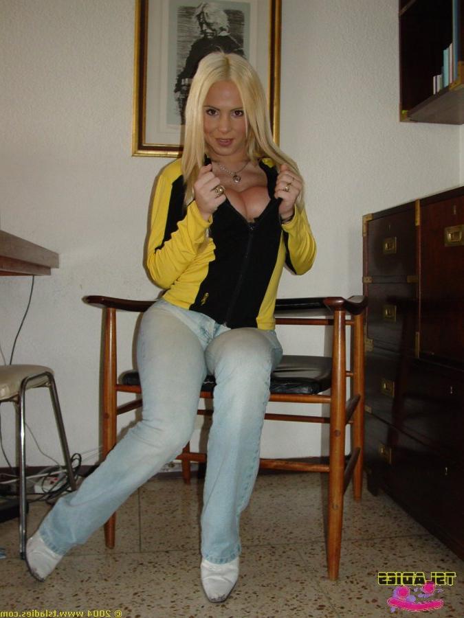 16P Photos nues de dames TS