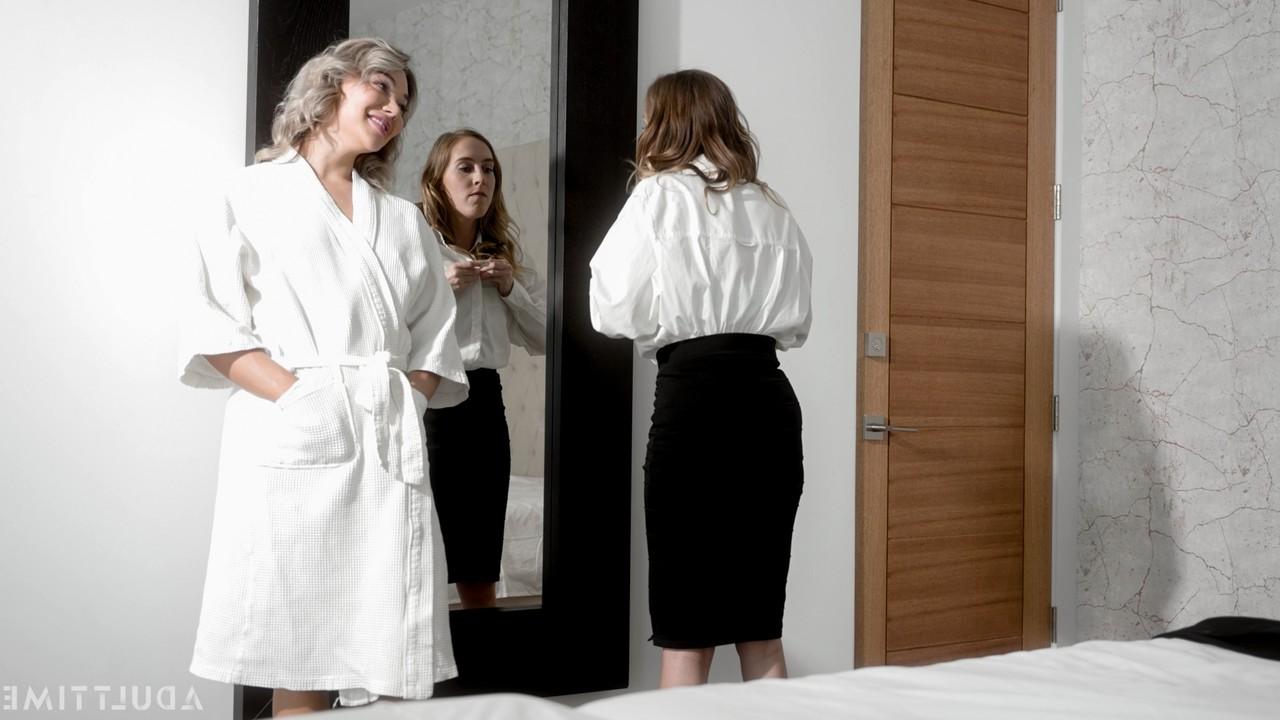 15P Transfixed performed by Cadence Lux, Emma Rose XXX Pics