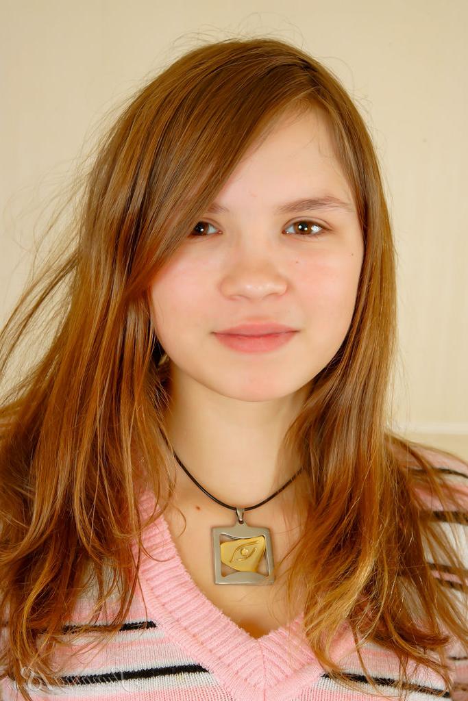 16P 18-year-old redhead Aurora C gets completely naked in a confident manner