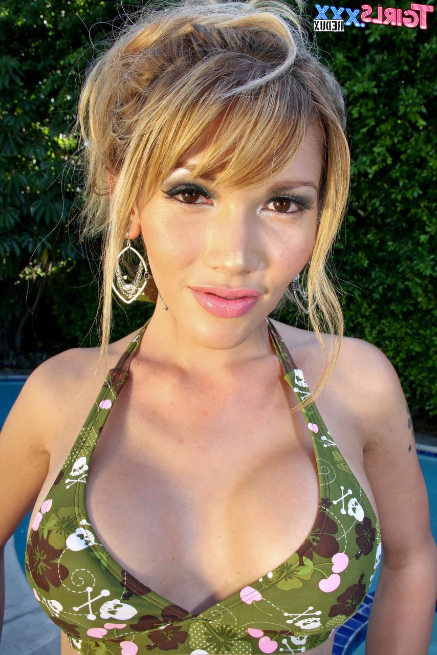 16P TGirls XXX Eva Lin