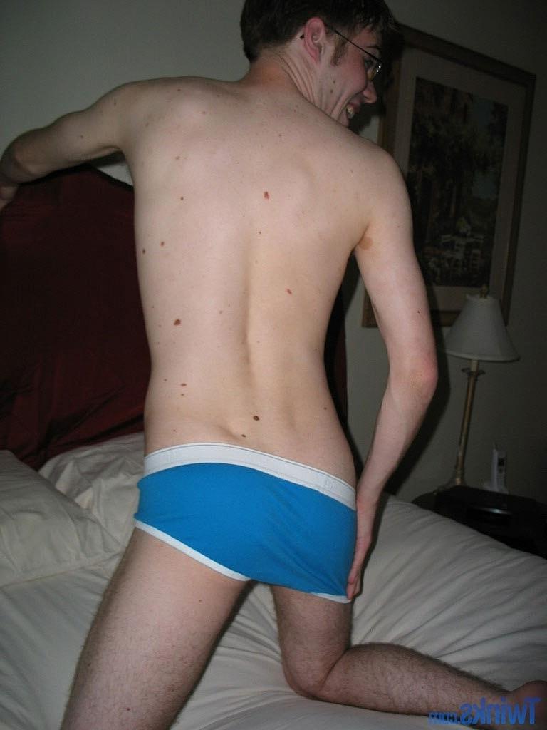 20P Nerdy twink in glasses Billy Gee shows his slim figure and jerks off his dick