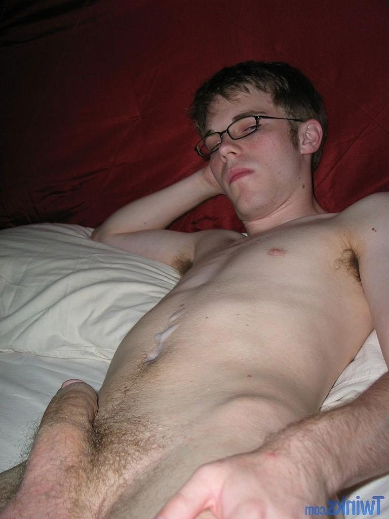 20P Nerdy twink in glasses Billy Gee shows his slim figure and jerks off his dick
