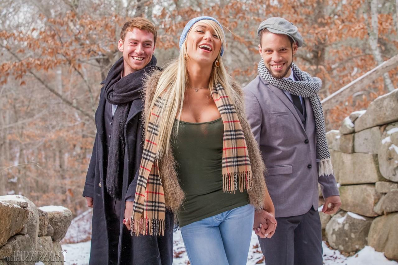 15P Transsensual mit Connor Maguire und Aubrey Kate Hot Pictures