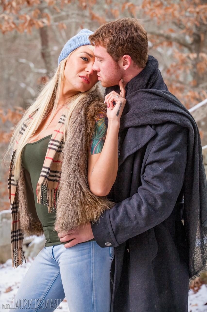 15P Transsensual mit Connor Maguire und Aubrey Kate Hot Pictures