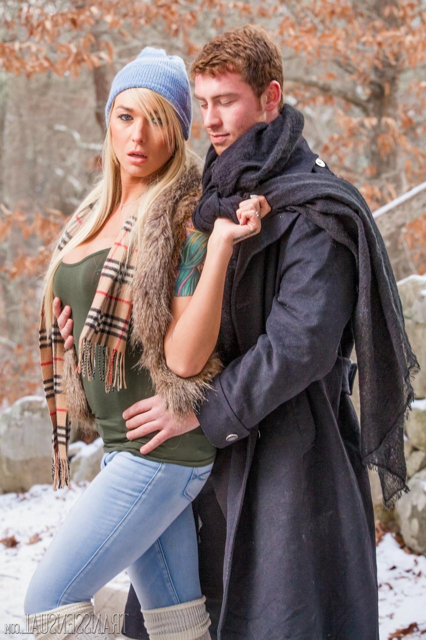15P Transsensual mit Connor Maguire und Aubrey Kate Hot Pictures