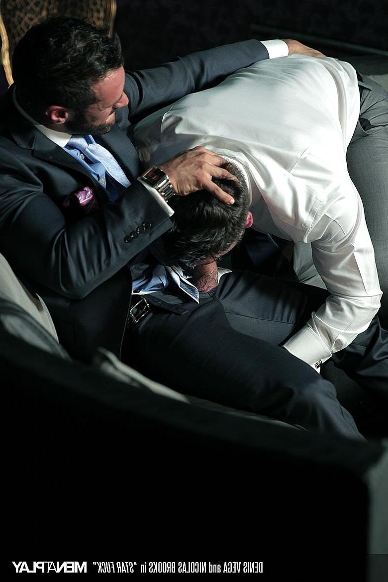 20P Handsome bottom Nicolas Brooks sits on Denis Vega's dick & rides it well