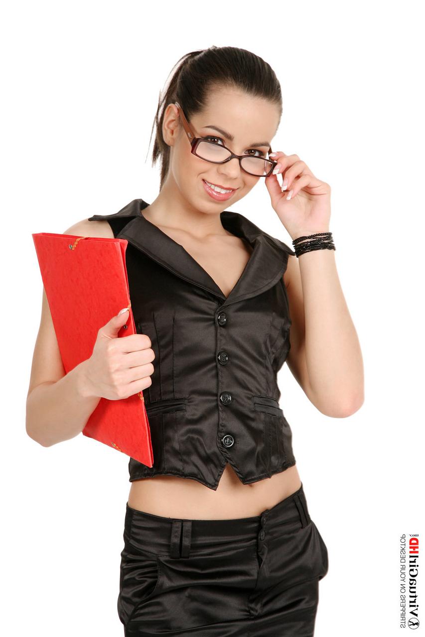 15P Solo girl Ferrara Gomez showcases her pussy after stripping off office clothes