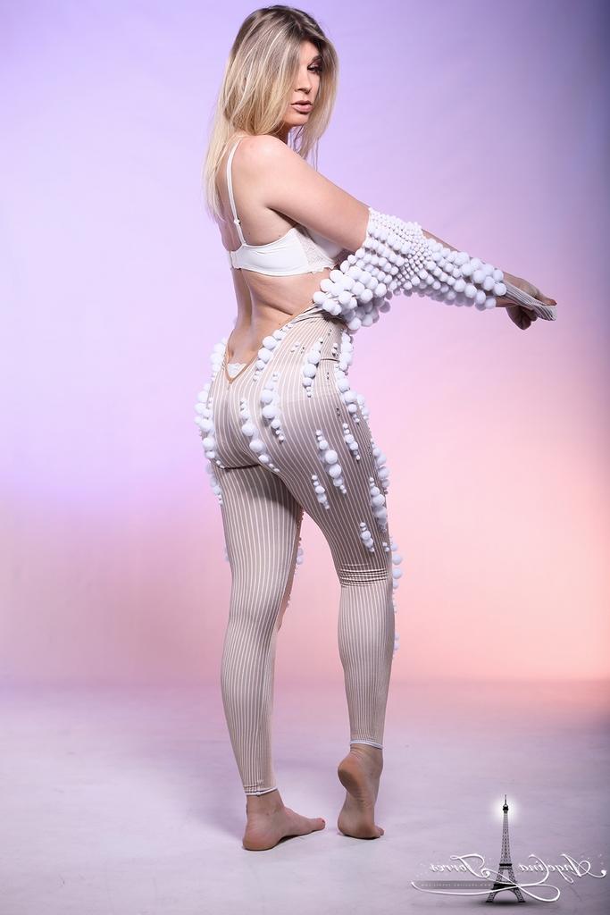 16P Angelina Torres Officiel avec Angelina Torres XXX Photos