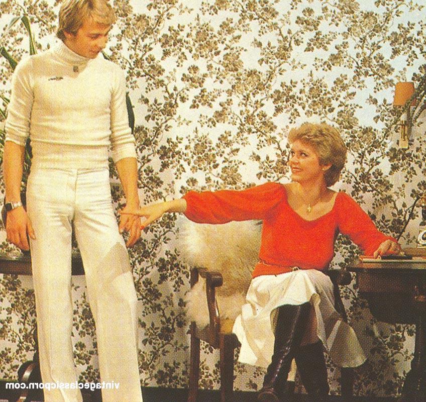 14P Vollkommen natürliche MILFs stellen bei einem Vintage-Vierer ihr sexuelles Können unter Beweis