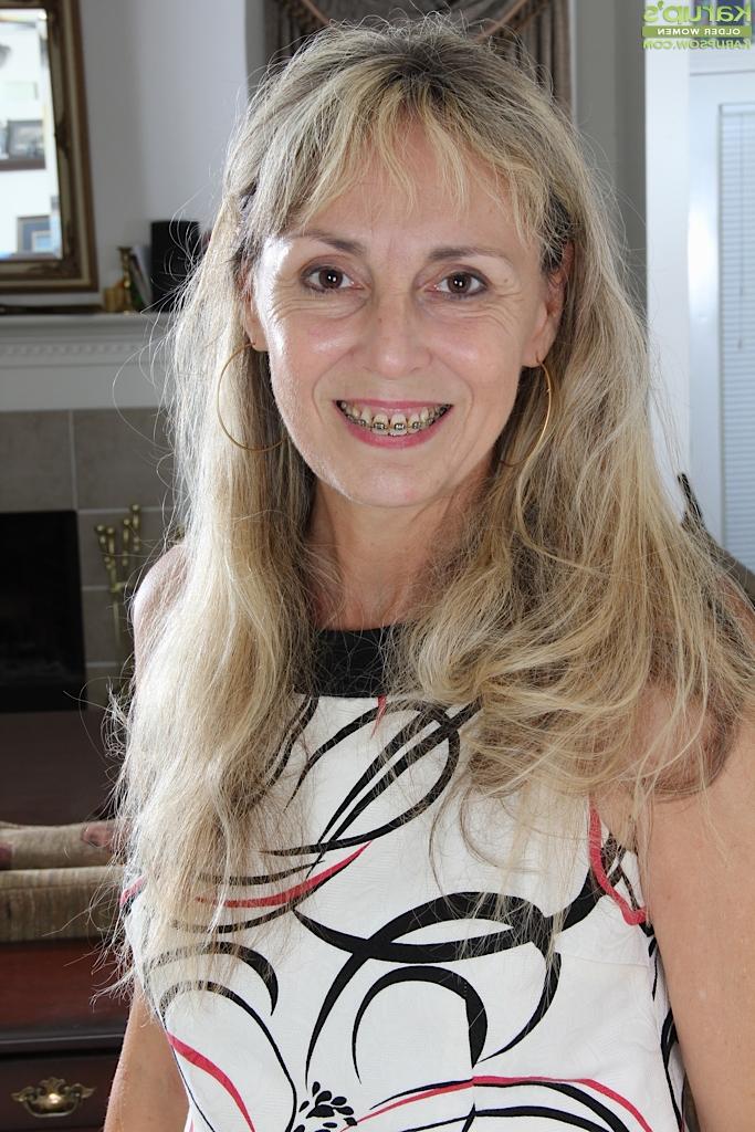 16P Blonde Sophie is demonstrating her nice but little bit old pussy
