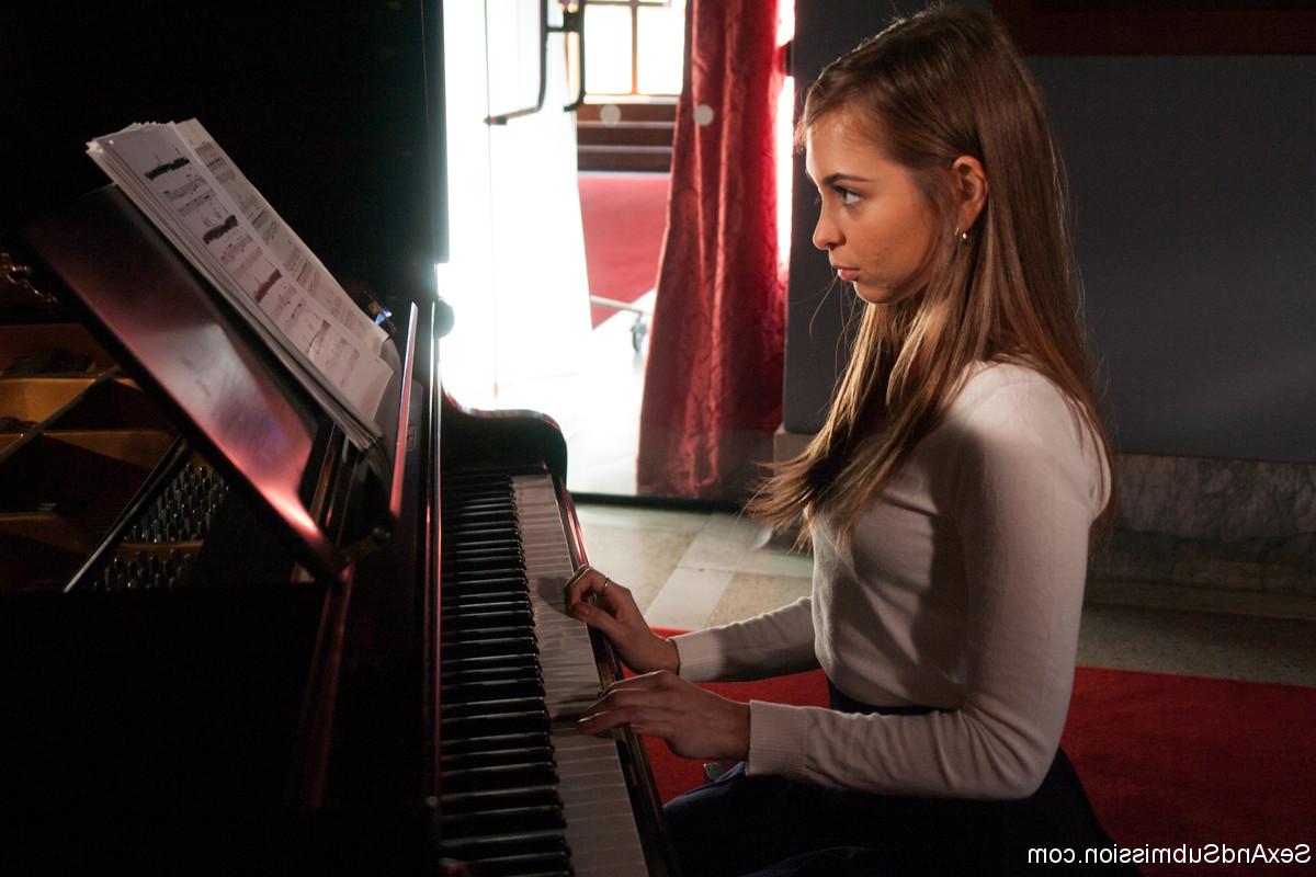 20P Submissive teen Riley Reid enjoys rough BDSM sex with her piano instructor