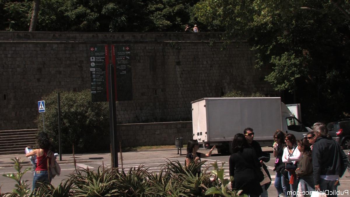 20P Public Disgrace Leyla Black, Oliver