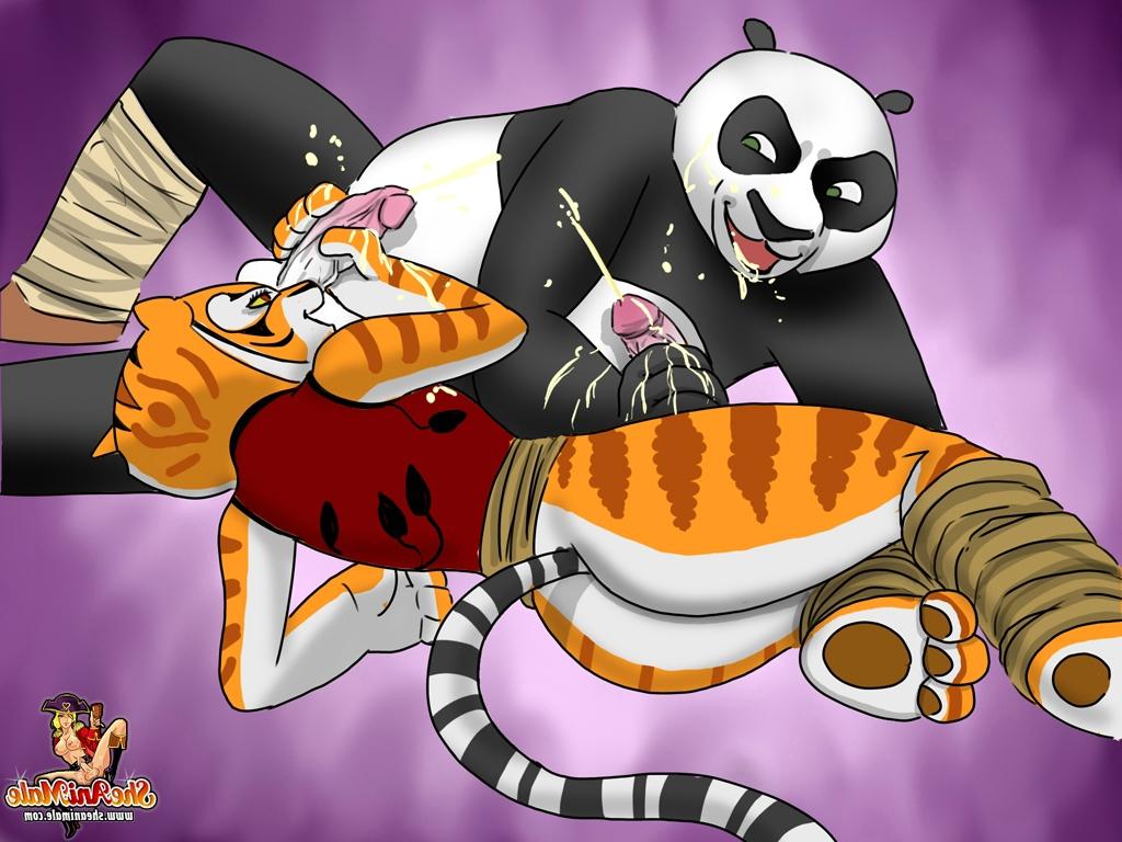 12P La transexuelle de dessin animé Kinky Kung Fu Panda enfonce sa trique dans l'anus serré de Tigresse