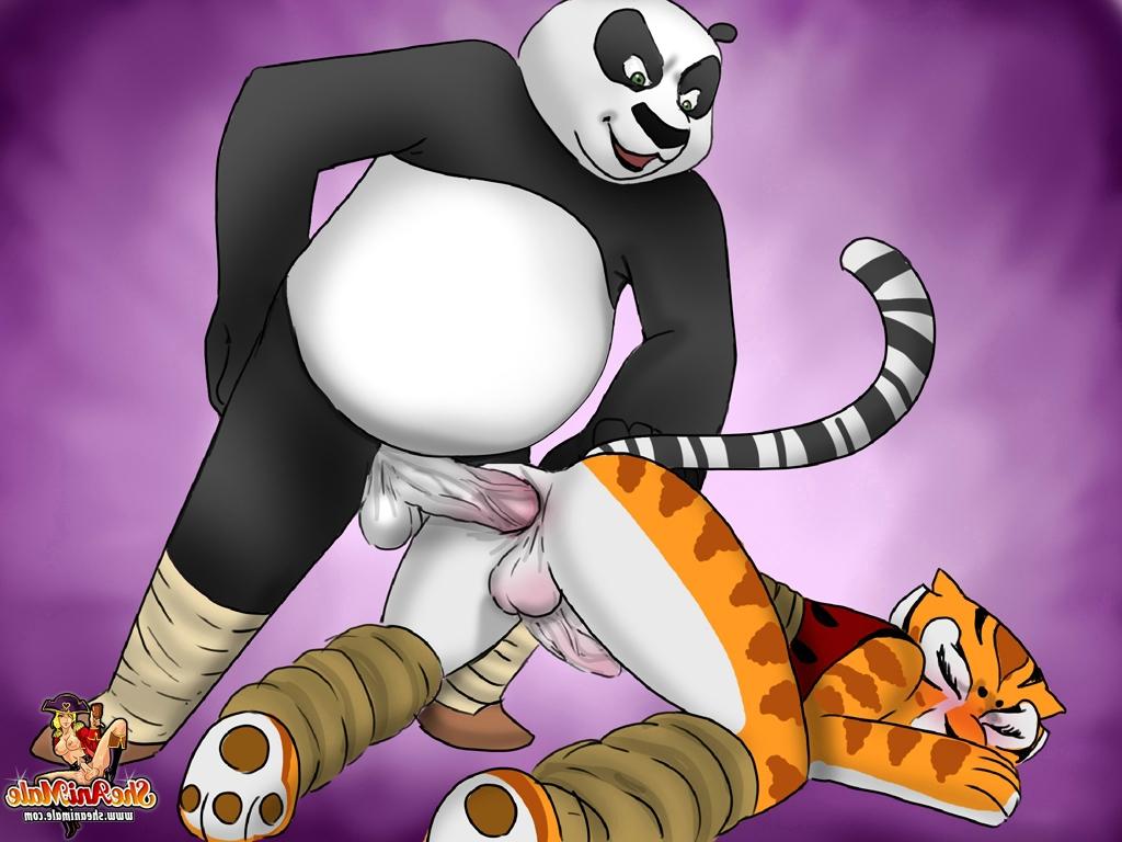 12P La transexuelle de dessin animé Kinky Kung Fu Panda enfonce sa trique dans l'anus serré de Tigresse