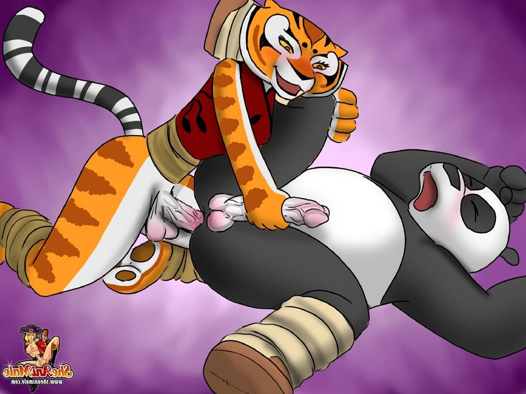 12P La transexuelle de dessin animé Kinky Kung Fu Panda enfonce sa trique dans l'anus serré de Tigresse