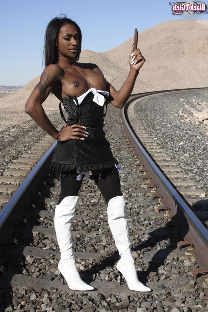 15P Images porno de TGirls noires