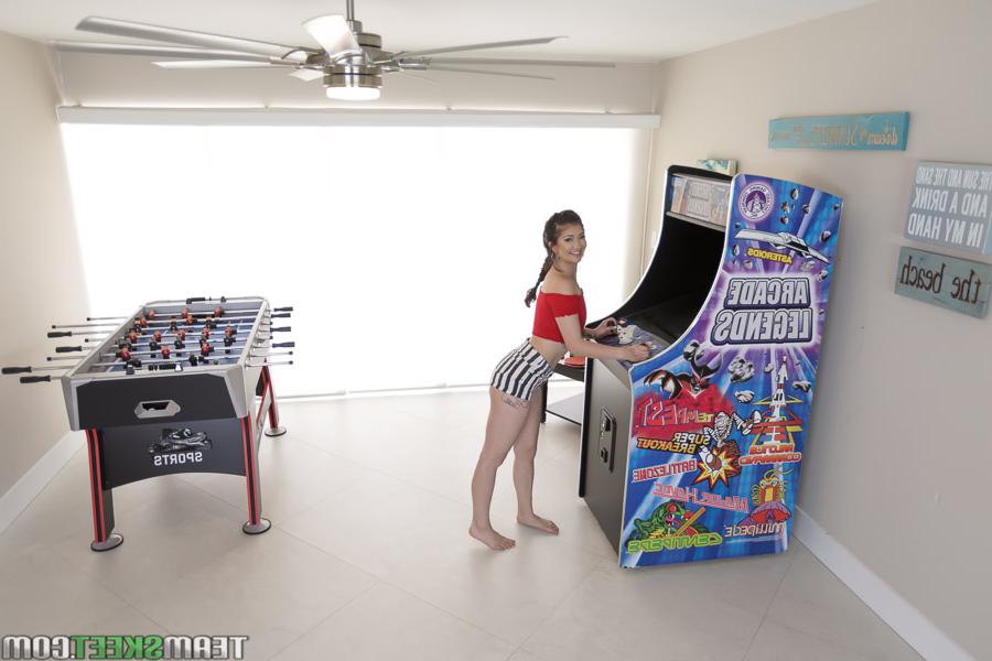 19P Brunette teen Coralee Summers plays arcade machine and practices sex