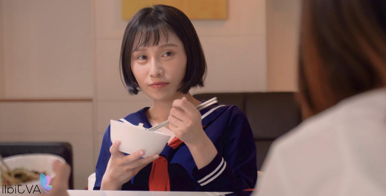15P Chinese coed Xiao Ye Ye has sex after dining with a boy