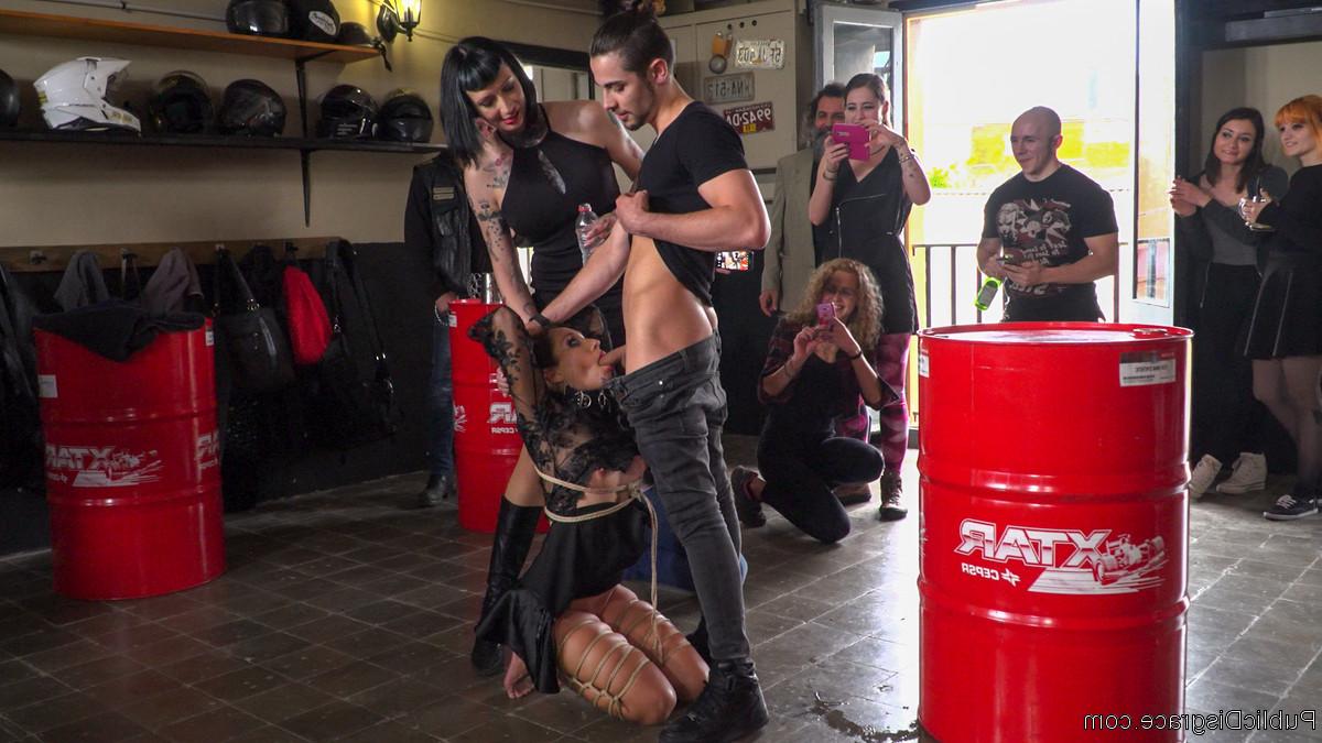 20P Public Disgrace Melody Petite, Mistress Minerva, Oliver Pina, Steve Holmes