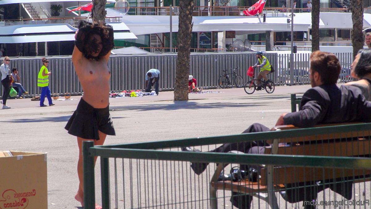 20P Public Disgrace Melody Petite, Mistress Minerva, Oliver Pina, Steve Holmes