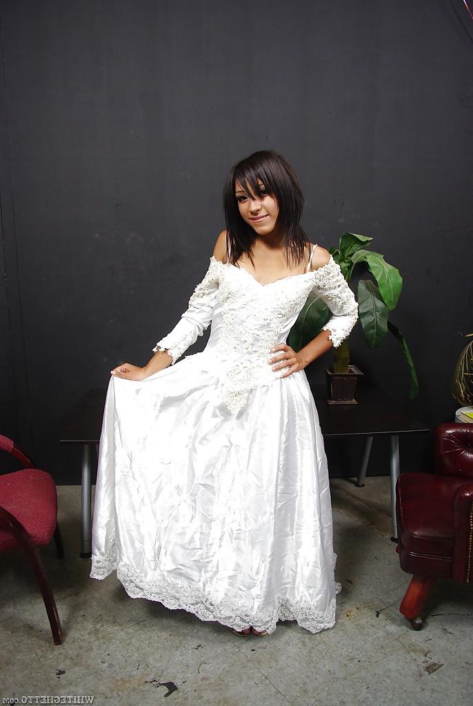 16P Nasty bride on high heels Tess Morgan stripping and spreading her legs