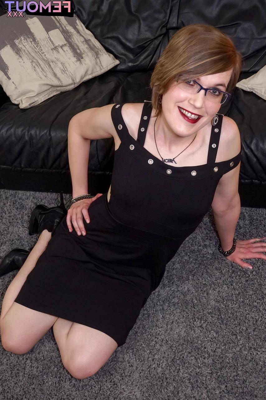 16P Femout XXX Simone Belle