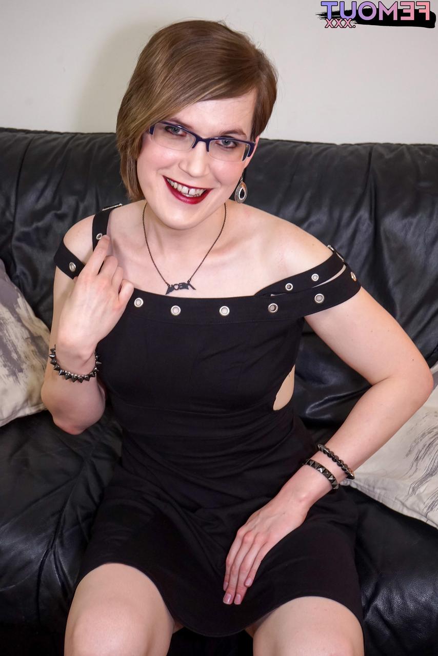 16P Femout XXX Simone Belle