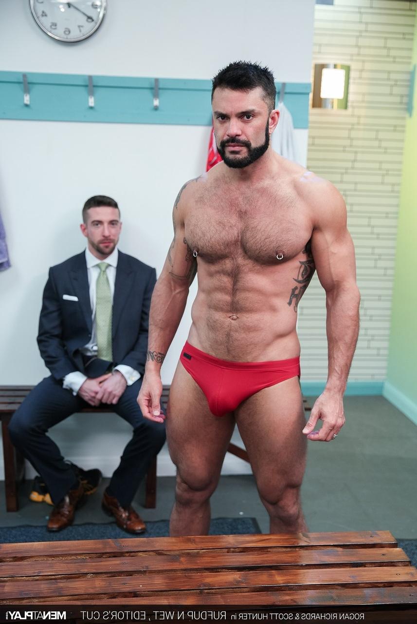 20P Muscular gay men Rogan Richards & Scott Hunter have doggystyle anal sex