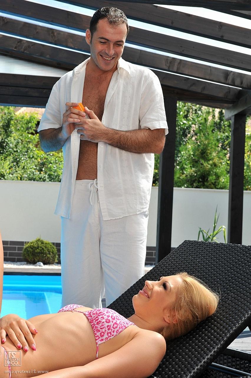 18P Stunning blonde with nice ass Cindee White gets thoroughly shagged by the pool