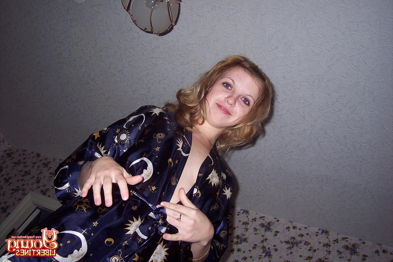 20P Amateur teen Simona drops her silky robe and gets fucked by her BF