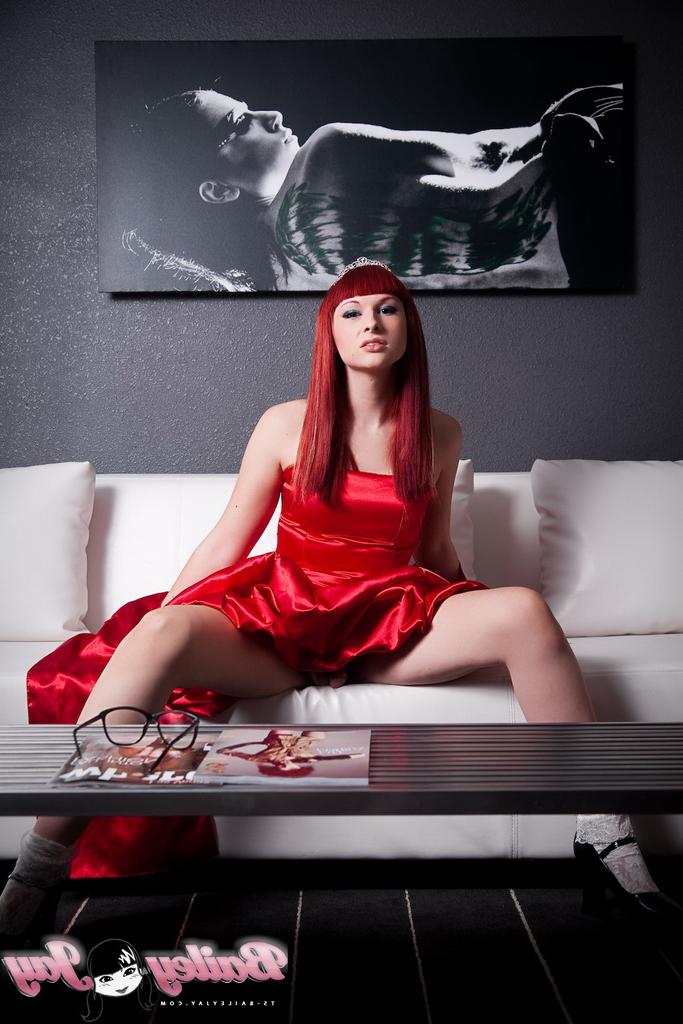 12P TS Bailey Jay Naked Pics