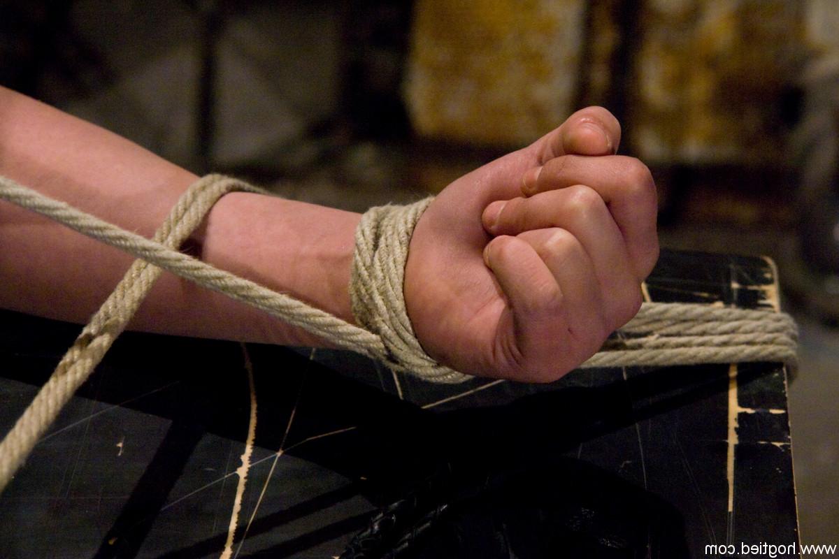 20P Hogtied Gwen Diamond, Sgt Major
