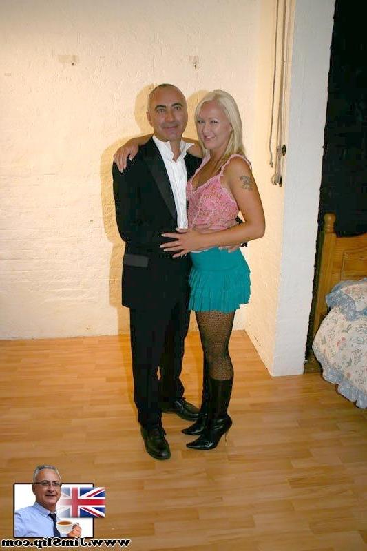 17P Pudgy blonde Amber flashes naked upskirt & gives blowjob on her knees