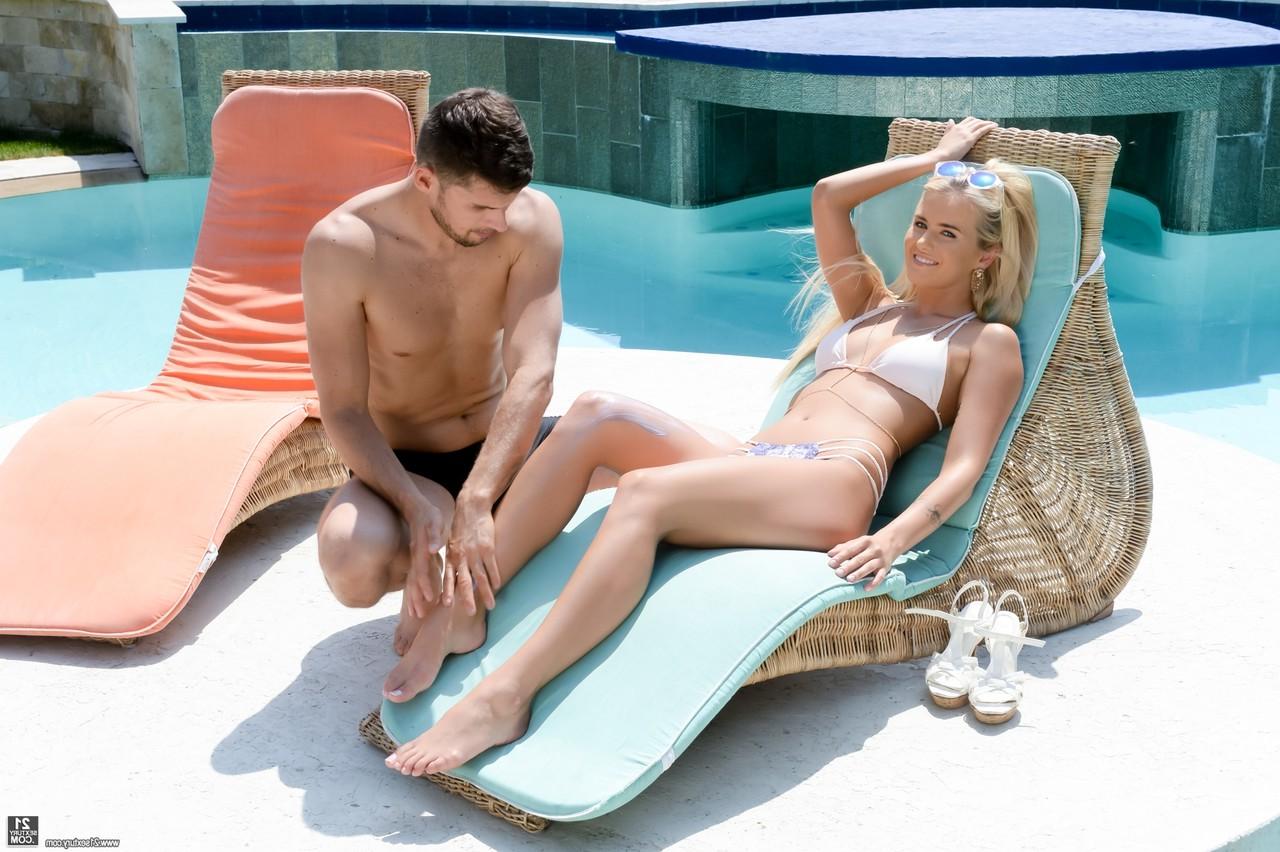 15P Blonde chick Aisha B doffs bikini before pussy to mouth action with a big cock