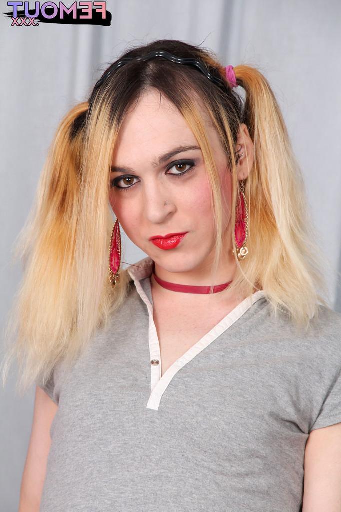 15P Femout XXX featuring Lexi Spade XXX Gallery