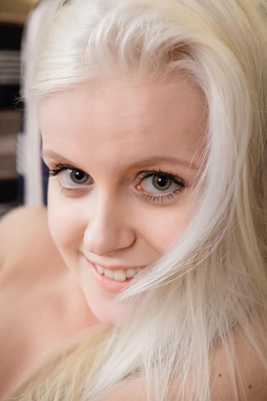 20P Erotic Beauty Andralin