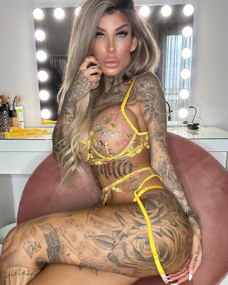 16P Inked amateur bombshell Jacky posing in her exotic yellow lingerie